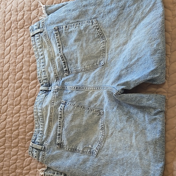 Time and Tru Light Blue Cropped Jeans - Picture 7 of 10